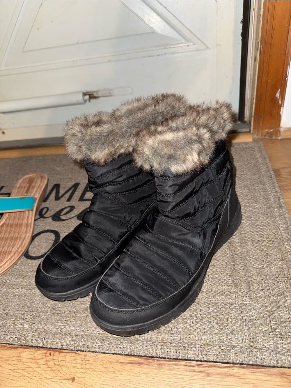 Women's Black Faux-Fur Winter Ankle Boots